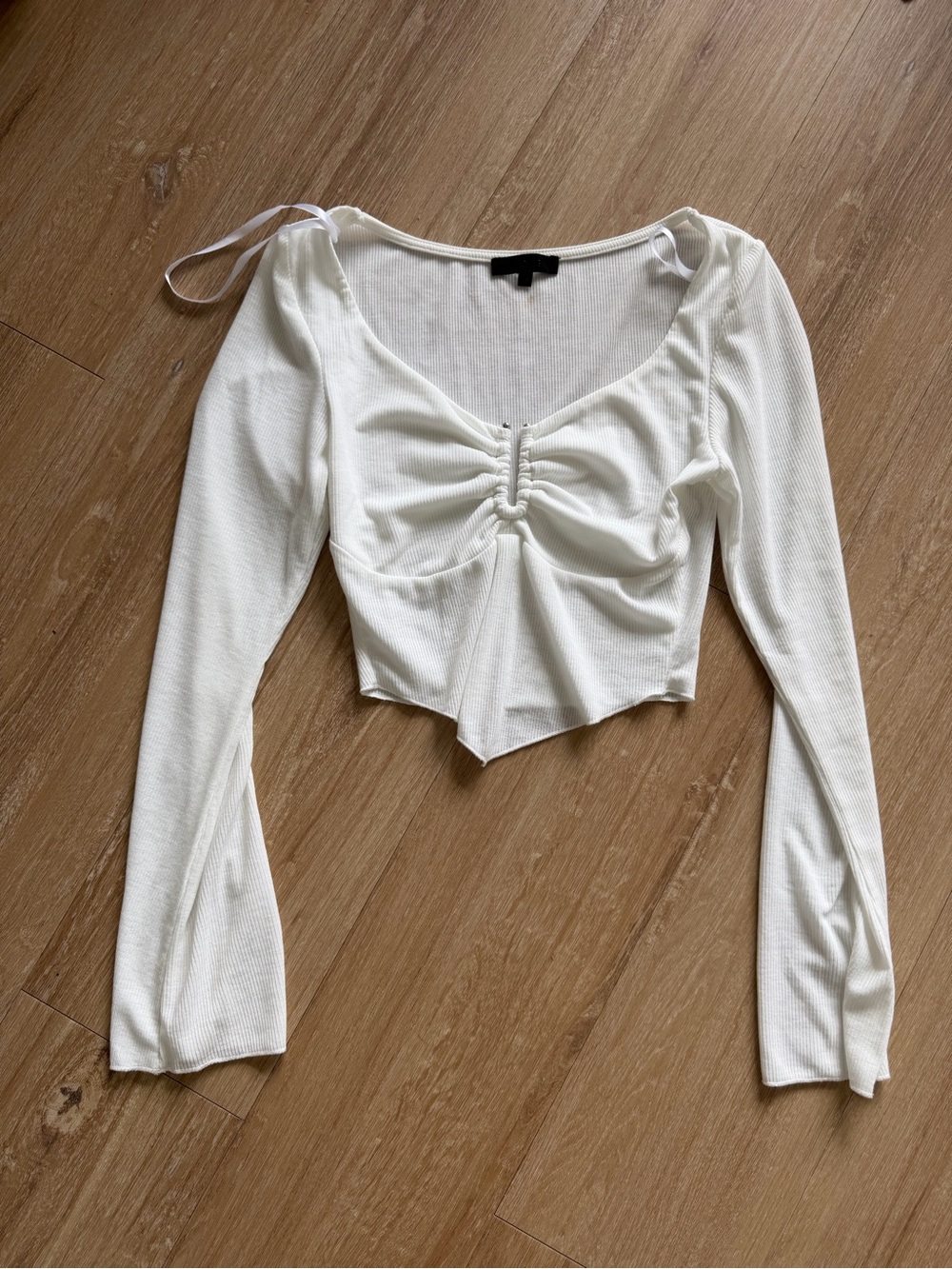 h:ours White Long Sleeve Ruched Crop Top